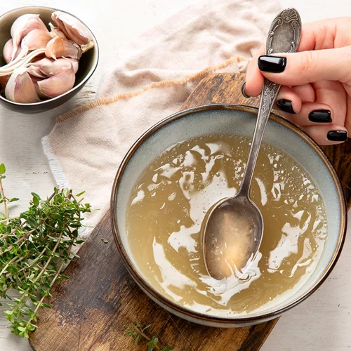 Ενίσχυσε το κολλαγόνο σου με αυτόν τον ζωμό λαχανικών | Συνταγή