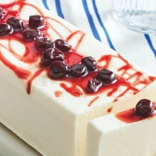 Καλοκαιρινό γιαουρτογλυκό με βύσσινο - Ελαφρύ και πεντανόστιμο