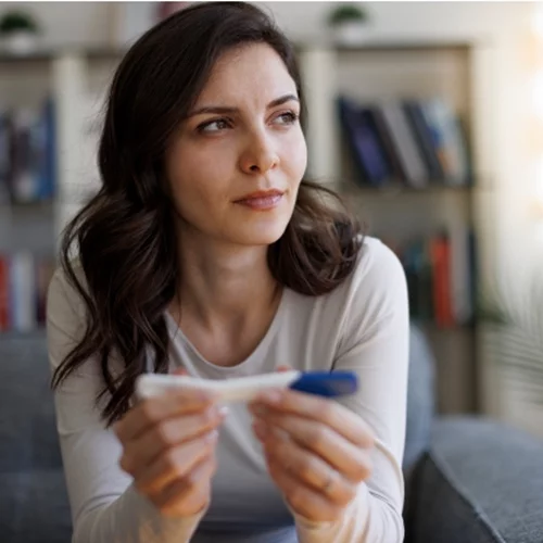 Επιστήμονες: Οι Ελληνίδες δεν γνωρίζουν ότι το 95% του ωοθηκικού αποθέματός τους έχει χαθεί έως την ηλικία των 35 ετών