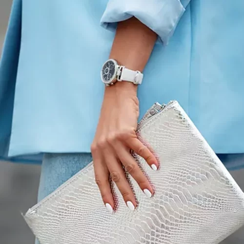 Τα χρώματα νυχιών που επιλέγουν τώρα όλες οι beauty insiders