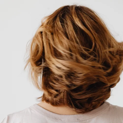 Έχεις βαρεθεί το καρέ; 2 κομψές εναλλακτικές σε κουρέματα για σένα που θες κάτι διαφορετικό