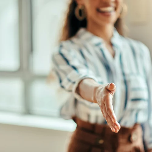 Πώς να παρουσιάσεις τον εαυτό σου στη νέα δουλειά | Το Harvard συστήνει έναν τρόπο