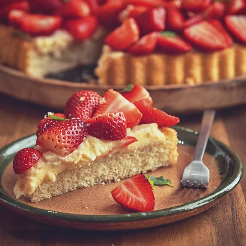 Σαν υγιεινό cheesecake: Vegan τάρτα με κρέμα λεμονιού και φράουλες από τη διατροφολόγο