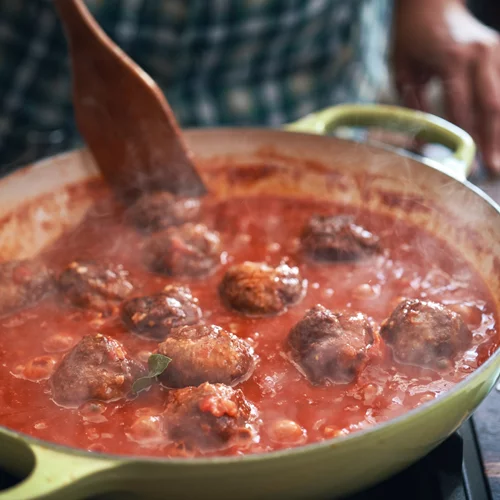 Τα πιο αρωματικά κεφτεδάκια με σάλτσα