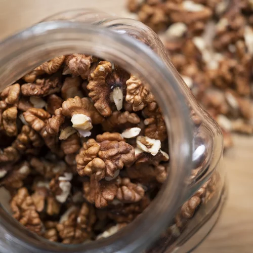 Έξι λόγοι για να καταναλώνεις καρύδια καθημερινά