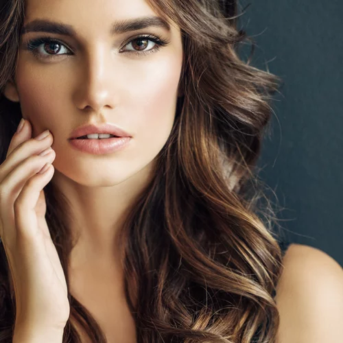 Οι μικρές συνήθειες που θα σου χαρίσουν μακριά, δυνατά και υγιή μαλλιά