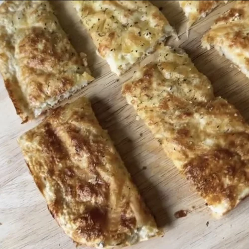 Συνταγή για σκορδόψωμο χωρίς αλεύρι (και με έξτρα πρωτεΐνη)