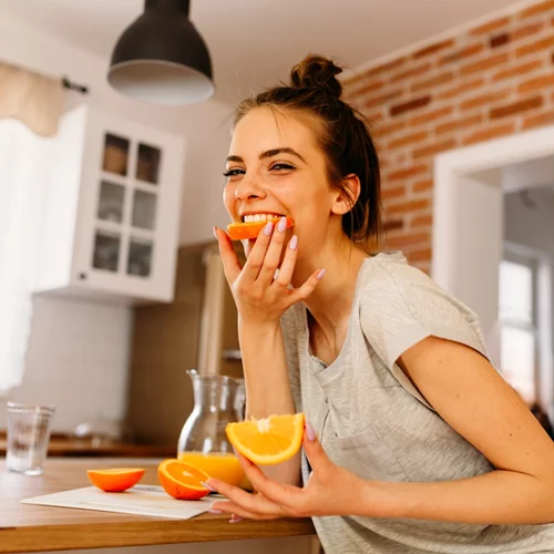 Τροφές που σε κάνουν να λάμπεις: Η διατροφή για υγιές δέρμα