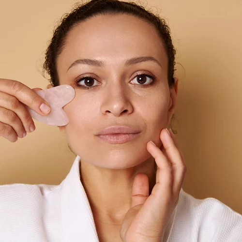 Πώς θα δείχνεις πιο νέα μέσα σε λίγα λεπτά;