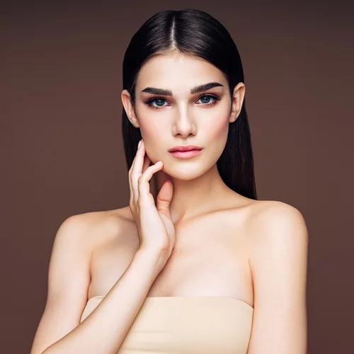 5 λεπτόρρευστα αντηλιακά προσώπου για υψηλή προστασία στην πόλη τις πρώτες μέρες της άνοιξης