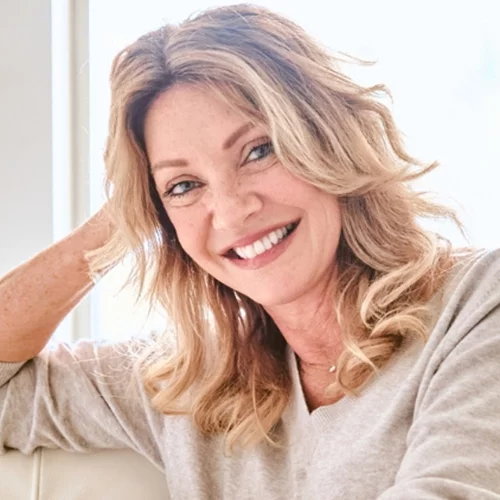 Μετά τα 50: 5 λάθη μακιγιάζ που κάνουν τα μάτια σας να δείχνουν κουρασμένα