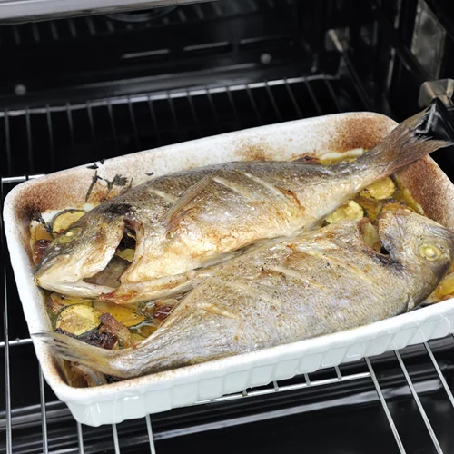 Μαγείρεψες ψάρια; O πιο εύκολος και γρήγορος τρόπος να μη μυρίζει το σπίτι