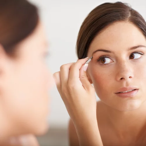 Πώς να διαλέξω μολύβι φρυδιών; Τα μυστικά για να επιλέξεις τη σωστή απόχρωση