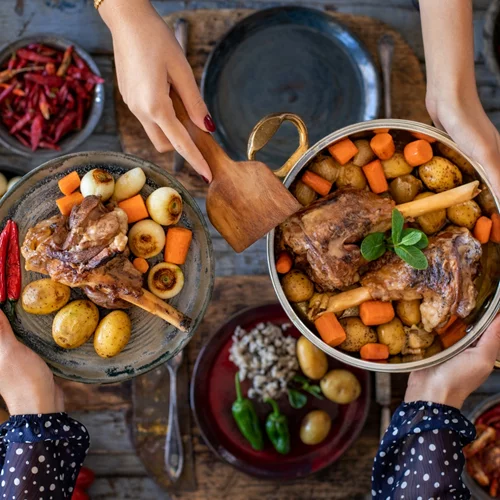 Κυριακή του Πάσχα: Διατροφικές συμβουλές της παθολόγου για σήμερα