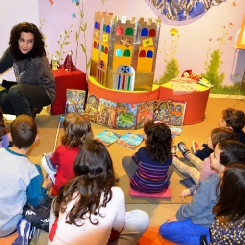 Εύη Τσιτιρίδου-Χριστοφορίδου | Η βραβευμένη νηπιαγωγός που μαθαίνει στα παιδιά να αγαπούν τα βιβλία