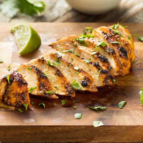 Όλοι το κάνουν, αλλά μπορεί να είναι επικίνδυνο – Το συχνό λάθος στο μαγείρεμα του κοτόπουλου