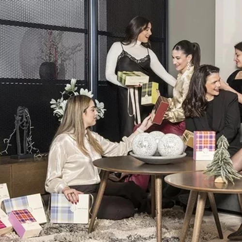 Wear the Joy Of Nature: Το secret Santa των Miss Bloomers όρισαν τα πιο εντυπωσιακά body care gift sets