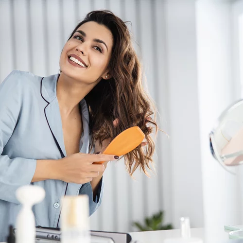 Μήπως τα μαλλιά σου φριζάρουν υπερβολικά; Δες πώς να τα περιποιηθείς σωστά