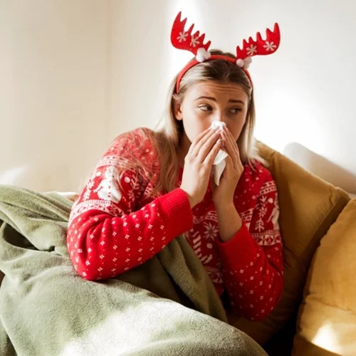 Γρίπη 2022: Πώς και πότε μεταδίδεται η γρίπη H1N1 - Τα συμπτώματα και η αντιμετώπιση