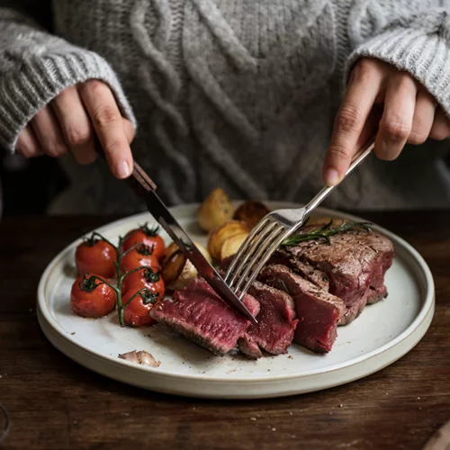 Φλεγμονή: Ποιες τροφές αυξάνουν κρυφά τα επίπεδά της;