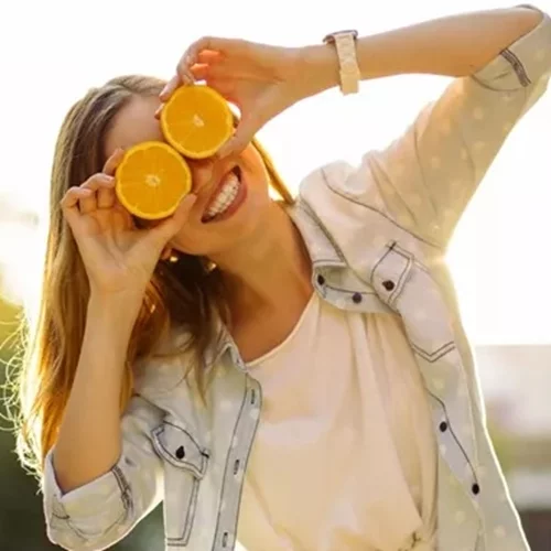 3 λόγοι που η βιταμίνη C δεν πρέπει να λείπει από τη ρουτίνα σου