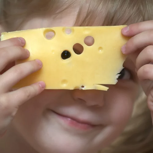 Παιδική διατροφή: Μπορεί το τυρί να αντικαταστήσει το γάλα;