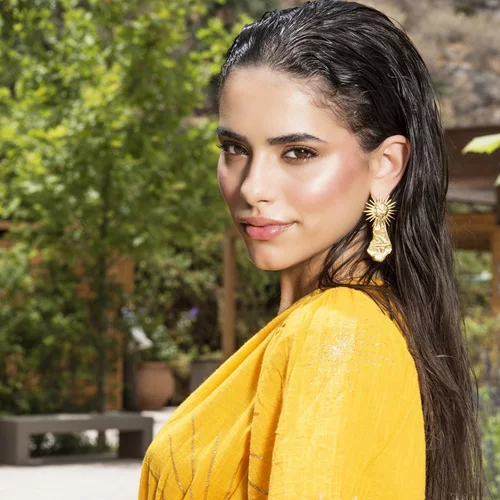 "Sunkissed glow": Όλα τα προϊόντα για ένα θεΐκό bronzed μακιγιάζ φέτος το καλοκαίρι