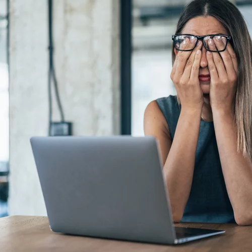 7 συμπτώματα μεταπανδημικής διαταραχής στρες: Μήπως υποφέρεις και δεν το ξέρεις;