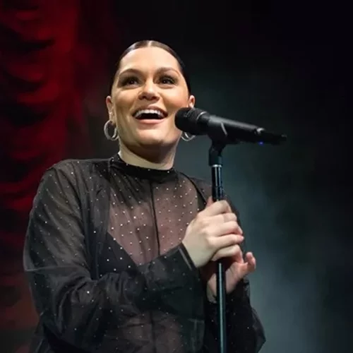 Η διάσημη τραγουδίστρια Jessie J διαγνώσθηκε με καρκίνο του μαστού