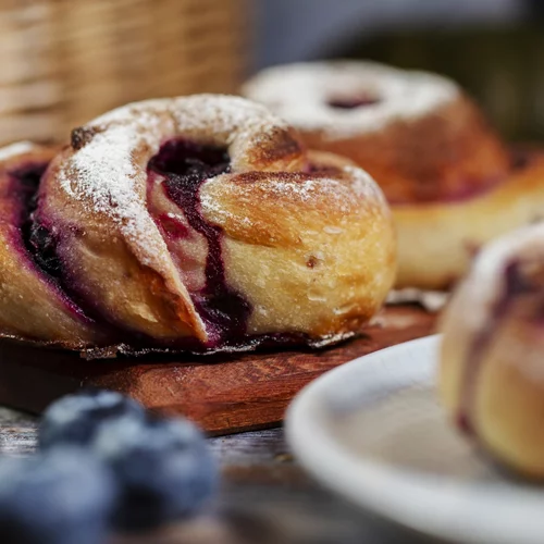 Αυτό το γλυκό με blueberries και τυρί κρέμα είναι ο λόγος να ανάψεις τον φούρνο τον Αύγουστο