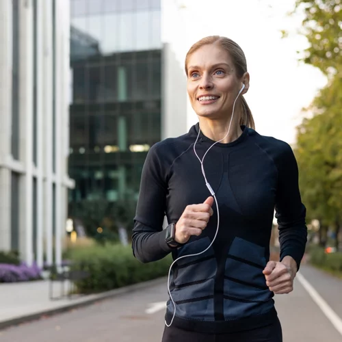 Μετά τα 40 το περπάτημα δεν αρκεί: Η άσκηση που βοηθά να παραμείνετε σε φόρμα, σύμφωνα με καρδιολόγο