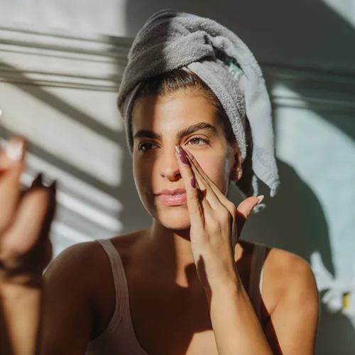 Βαθιά ενυδάτωση στο πρόσωπο: Τι σημαίνει πραγματικά και πώς θα την πετύχεις