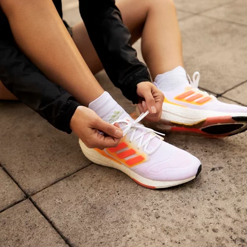 Woman Power: Δύο από τα πιο επιτυχημένα running shoes μάς συστήνονται στη γυναικεία εκδοχή τους