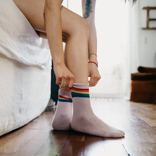 Μικροβιολόγος προειδοποιεί: Γιατί πρέπει να αλλάζεις κάλτσες κάθε μέρα