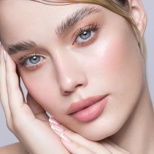 5 σέρουμ προσώπου που επιβραδύνουν τη γήρανση