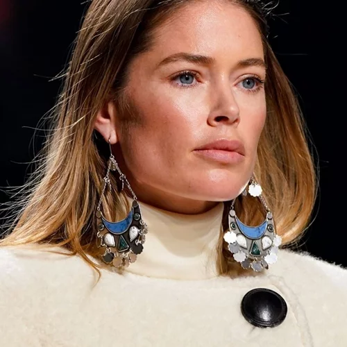 Facelift χωρίς νυστέρι: Η μη επεμβατική μέθοδος για φυσική ανόρθωση του προσώπου