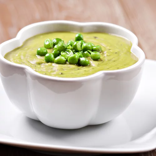 Βελουτέ σούπα με αρακά και πατάτα