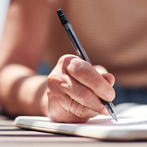 Κορυφαίος νευρολόγος αποκαλύπτει: Το απλό τεστ σχεδίασης που εντοπίζει πρώιμα σημάδια άνοιας