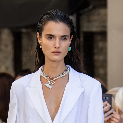 Η πιο συχνή skincare συνήθεια που μπορεί να σχηματίσει (πρόωρες) ρυτίδες στο πρόσωπο