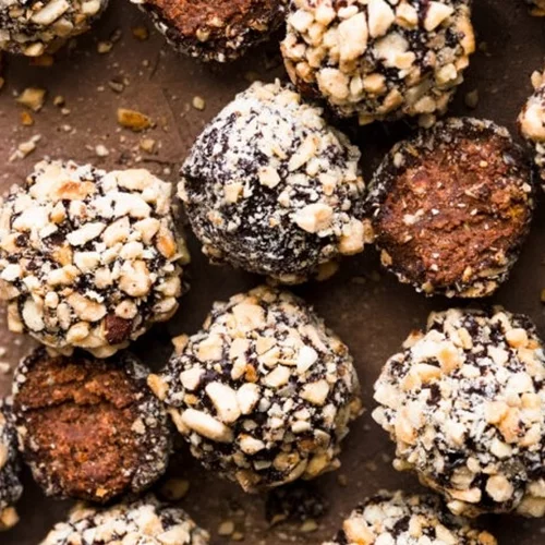 Σου περίσσεψε τσουρέκι; Φτιάξε τα πιο εύκολα τρουφάκια σοκολάτας