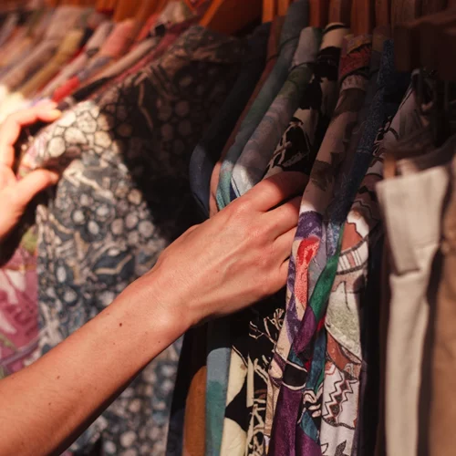 Black Friday vs. Underconsumption Core: Η νέα τάση που στρέφεται κατά της υπερκατανάλωσης