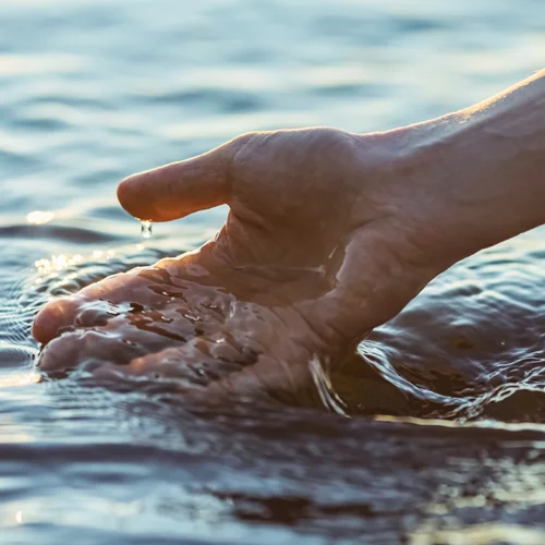 Η ευεξία ξεκινά από το καθαρό νερό – Γιατί η ενυδάτωση είναι το πρώτο βήμα για υγιές σώμα και πνεύμα