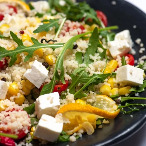 Χριστουγεννιάτικη σαλάτα με πορτοκάλι, κους κους και φουντούκια για το εορταστικό τραπέζι