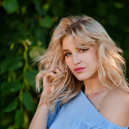 Δέκα hairstyles για μεσαίου μήκους μαλλιά