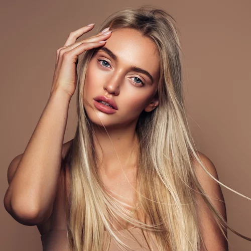 Τα monochromatic makeup looks θα γίνουν η νέα μας εμμονή