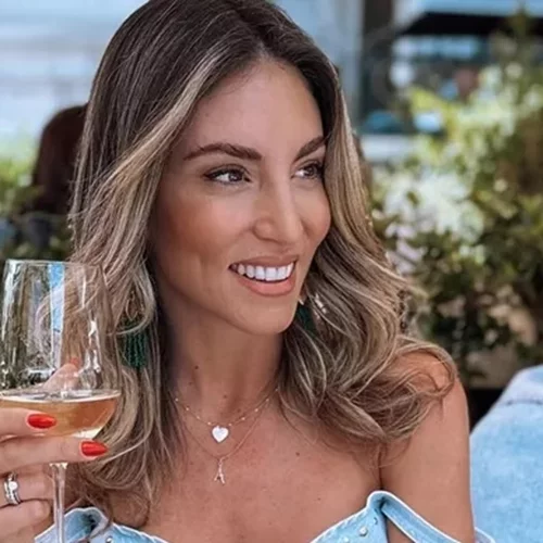 Αθηνά Οικονομάκου: Το άρωμα που φοράει πιστά τα τελευταία 20 χρόνια