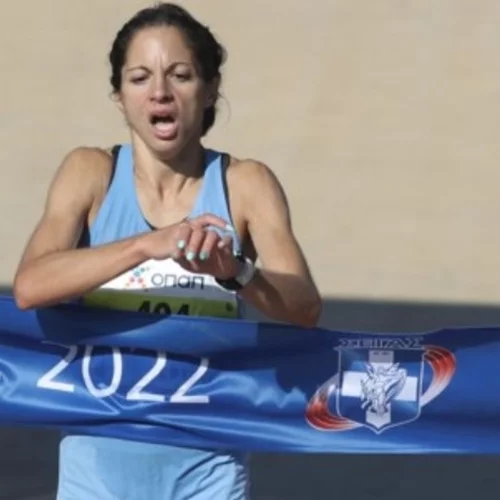 H συγκινητική ιστορία της νικήτριας του 39ου Μαραθωνίου - Πριν δύο χρόνια είχε διαγνωστεί με μυελοειδές καρκίνωμα