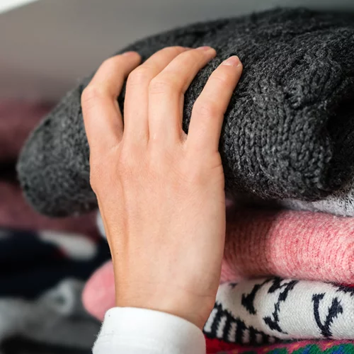 Πώς να κάνεις σωστό ξεκαθάρισμα στη ντουλάπα - Tips από fashionista του TikTok