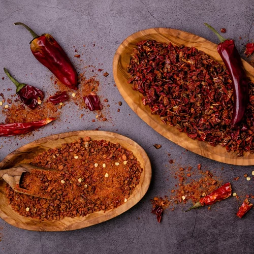 Πιπέρι καγιέν VS τσίλι σε σκόνη: Σε τι διαφέρουν τα spicy αυτά μπαχαρικά;