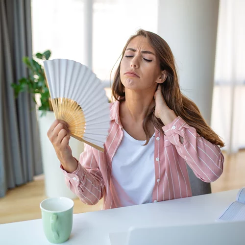 Γιατί ιδρώνεις ακόμη και όταν κάνει κρύο;